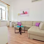 In 16989 Apartamento *