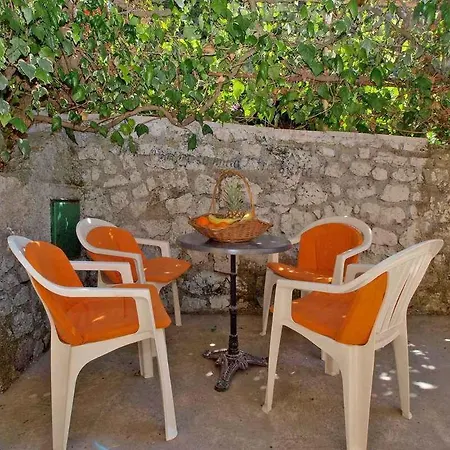 In 16989 Apartment